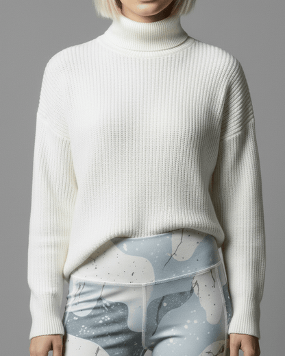 SNOW CAMOUFLAGE by Riffhaus - Functional Women's Yoga Leggings With Pockets - Aurora Frozen Riff